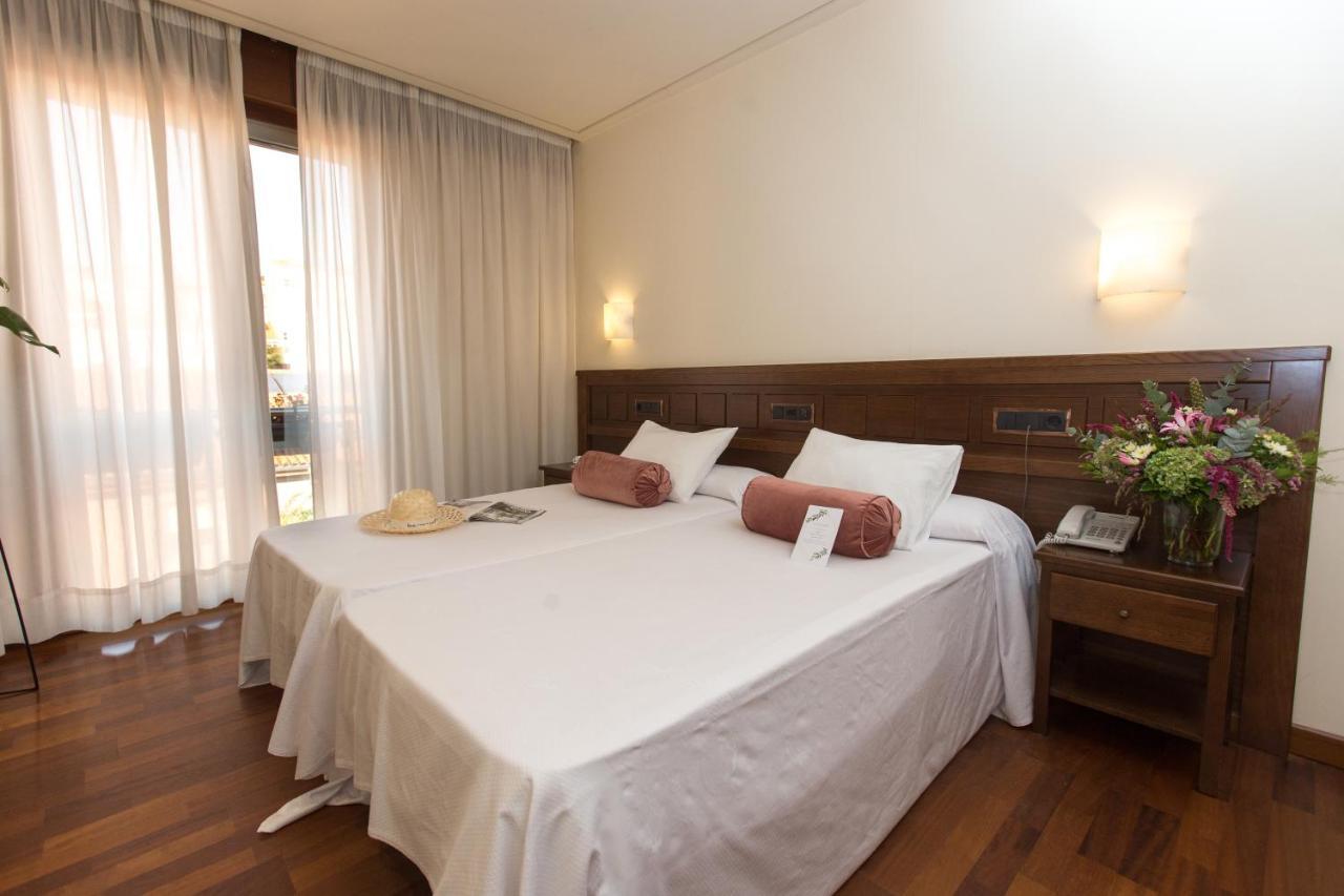Hotel Garelos Betanzos Exterior photo